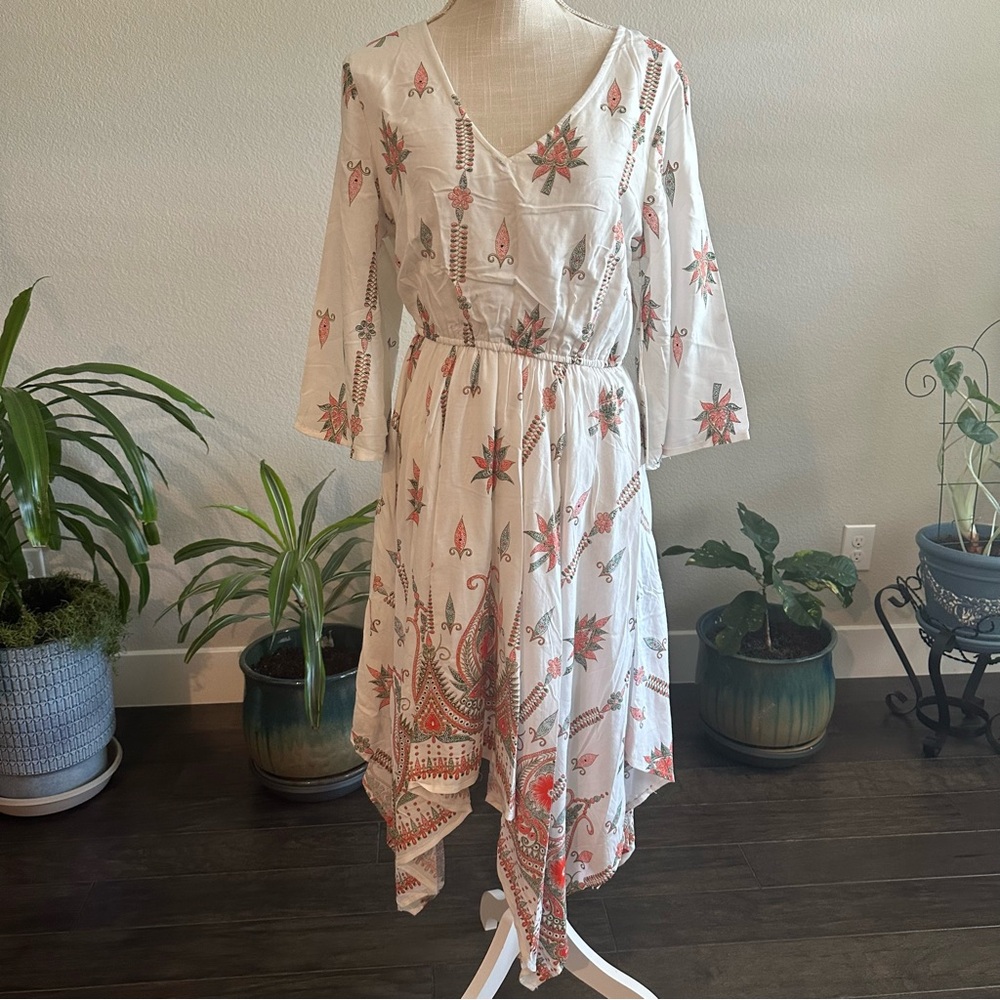 Lapogee || flowy handkerchief dress